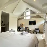 Bed & Breakfast Mas De Mejas D'hotes La Pierraille Calvignac