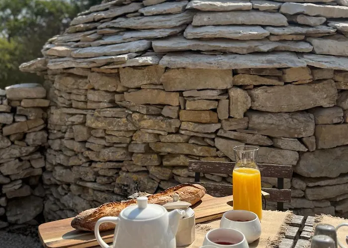 Couette-café Mas De Méjas D'hôtes La Pierraille 3*